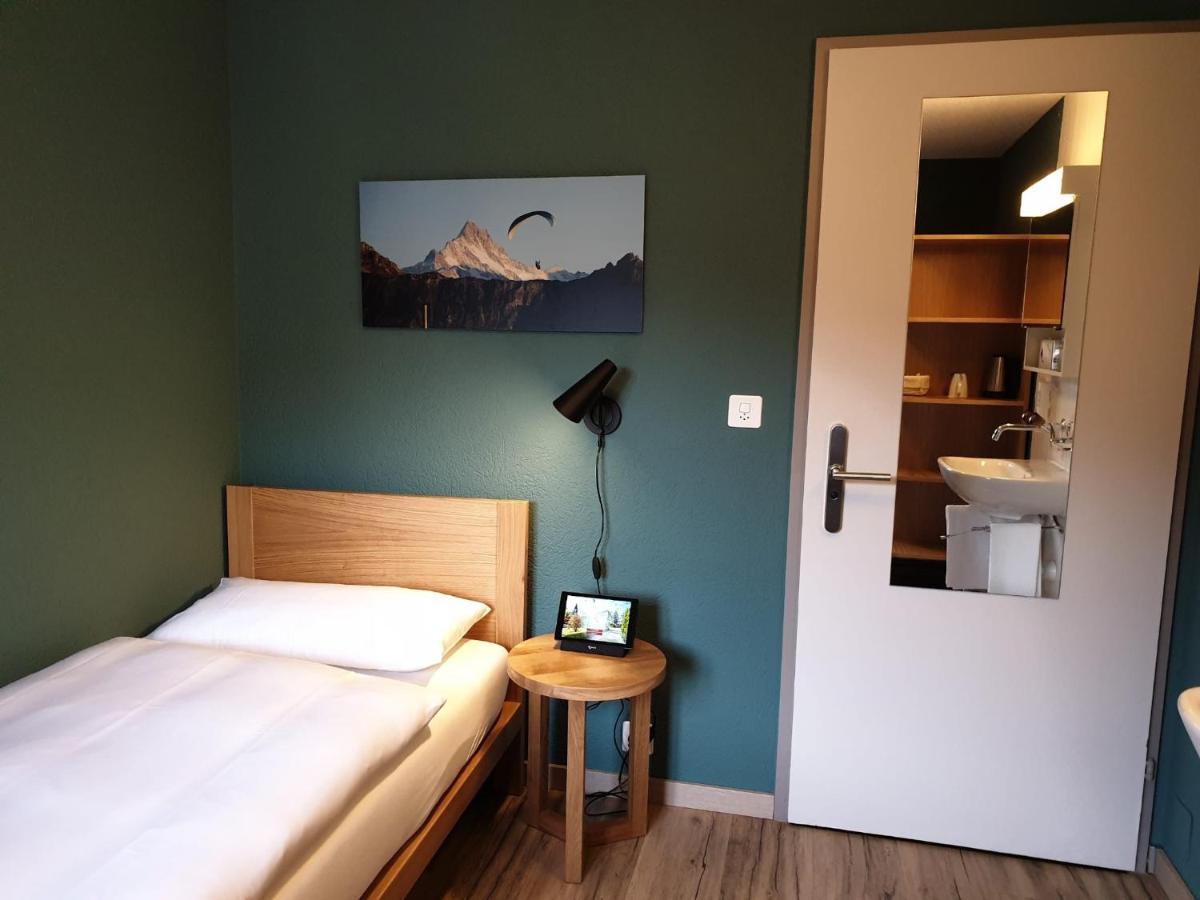 5Th Floor Basic Rooms - Shared Bathrooms Интерлакен Экстерьер фото